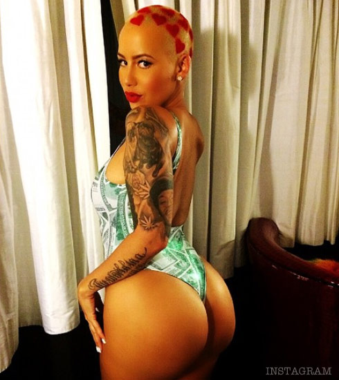 Amber-Rose-cul-selfie