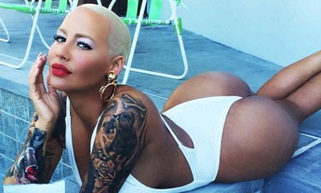 Amber-Rose-monokini-blanc-pose