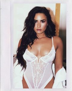 Demi Lovato sexy