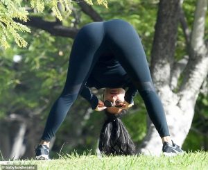 Nicole Scherzinger sexy legging