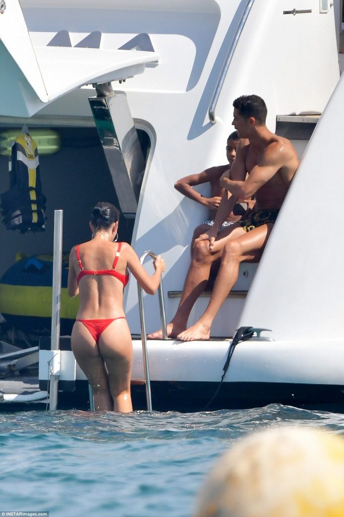 Georgina rodriguez bikini sexy cristiano ronaldo