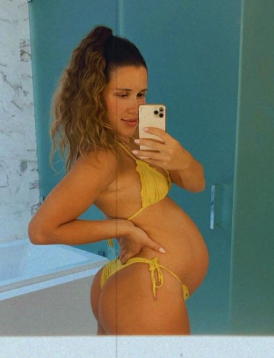 Nastya Nass selfie enceinte